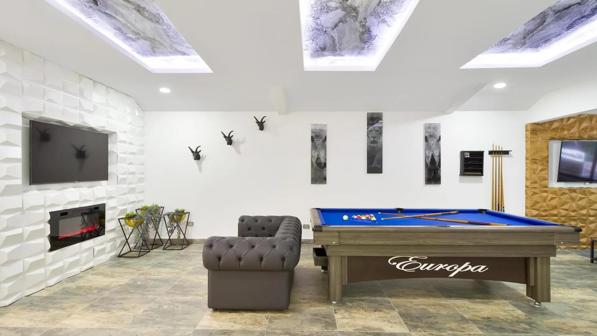 5 Bedroom Provenza! Golden Jacuzzi - 1 Block From Lleras 메딜린 0*,